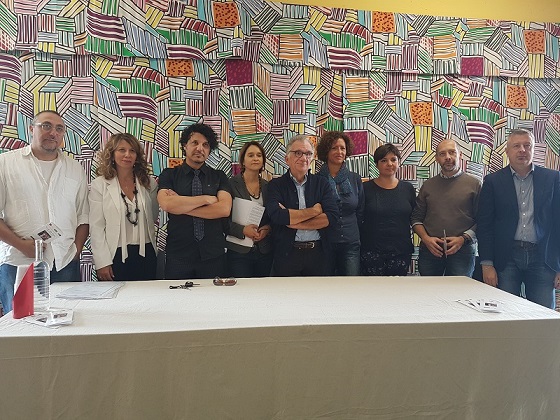 Foto di gruppo durante la presentazione dell'Atelier Alzheimer a Lastra a Signa
